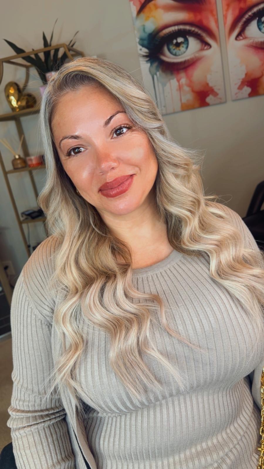 Blonde waves - hair and makeup